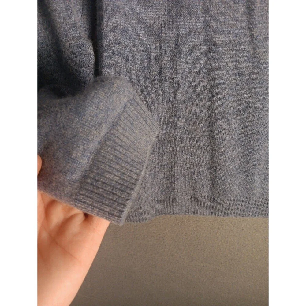 L.L. Bean 100% Cashmere Blue Soft Sweater Mens  Regular Large  - Crew Neck